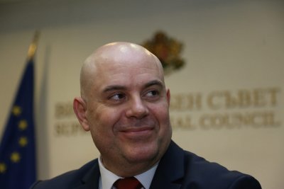 Иван Гешев: Българи продават собствената си страна за стотинки