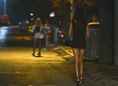 SEX скандал: Депутати си поръчват проститутки