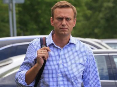 Адвокатите на Навални: Будят го по 8 пъти на нощ за проверка
