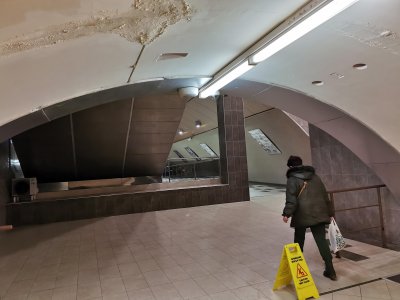 Нов резил: Протече тунел в метрото (СНИМКИ)