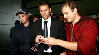 Ван Бастен предлага правилото за засадата да отпадне