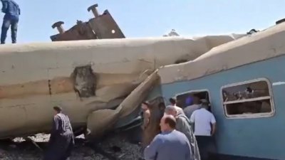 Най-малко 32 загинали и 66 ранени при сблъсък на влакове в Египет