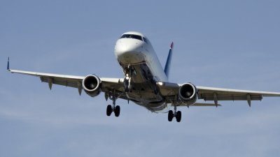 Русия подновява полетите до редица страни