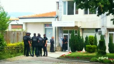 Бизнесмен е арестуван заедно с кмета на Костенец