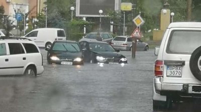 Порой наводни улиците на Козлодуй