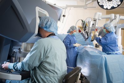 България приема светилата в роботизираната хирургия