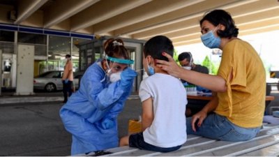 Отварят зелен коридор за ваксинирани туристи на границата с Гърция