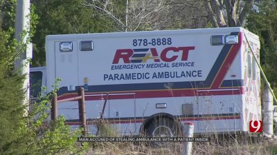 Американец открадна линейка заедно с пациента