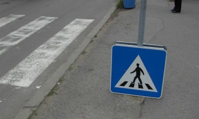 Камион блъсна жена на пешеходна пътека