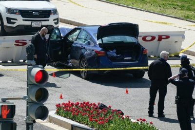 Дългогодишен служител на полицията е загиналият при нападението във Вашингтон