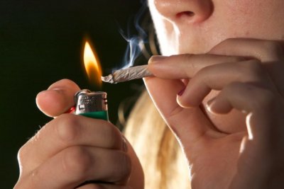 Ню Йорк и 14 щата ще пушат марихуана свободно