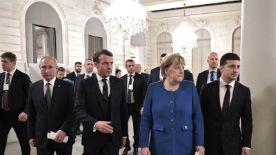 Меркел и Макрон стоят на нисък старт за поръчка на "Спутник V"