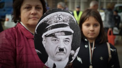 Валери Симеонов: За протест срещу мен плащат 50 лв. на ден, със знаме - 100!