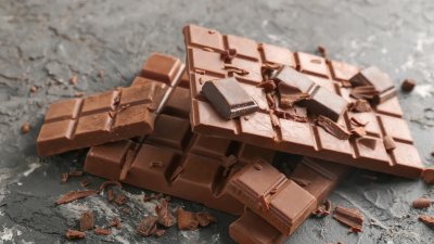 Кой вид шоколад е най-малко калоричен?