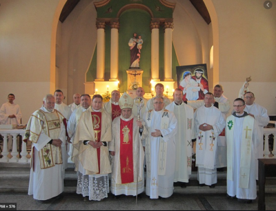 Католиците отидоха на църква, после пред урните