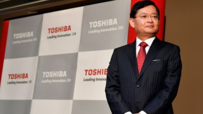 Шефът на "Тошиба" подава оставка
