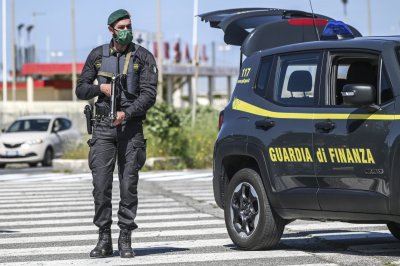 Наши бандити въртят горива с мафията в Сицилия