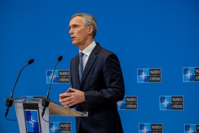 Столтенберг: Русия да изтегли войските си от Украйна