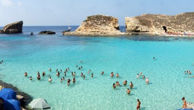 Майната ти, ковиде: Малта ни плаща почивката