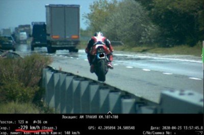 Лудост: Моторист лети с 229 км/ч на "Тракия", КАТ започва акция