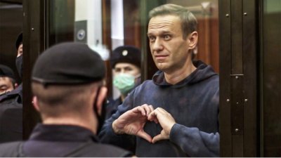 Съпругата на Навални го видя през стъкло