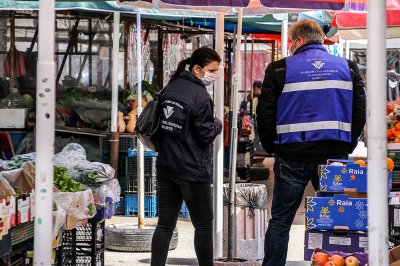 Данъчните погнаха магазините в Пловдив