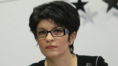 Деси Атанасова: Мая Манолова се е напомпала да става полицай