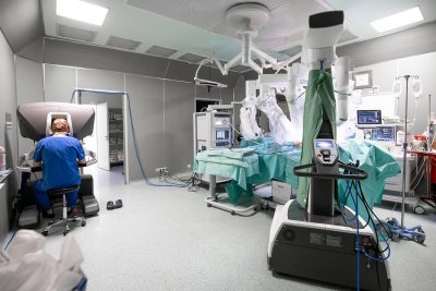 На живо от операционната: Геният "Da Vinci" е чудо в ръцете на хирурга