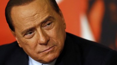 Силвио Берлускони се прибра след 24 дни в болница