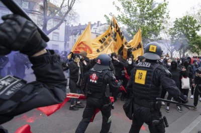 Насилие и арести при демонстрации в Германия