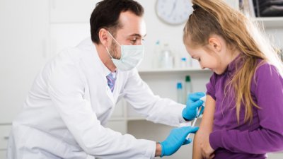 В САЩ ще ваксинират и деца между 12 и 15 години 