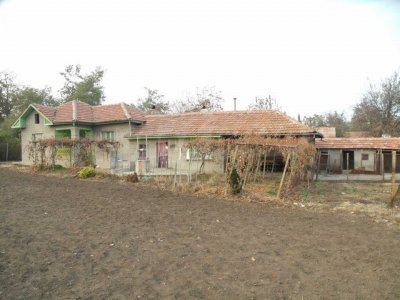 Морски семейства изкупиха къщите в селата край Павликени