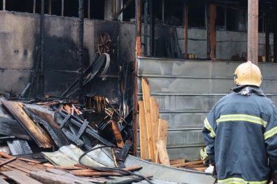 Пожар горя в депо за отпадъци край Девня