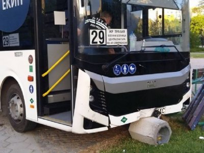 Почина шофьорът на автобус 29, който се заби в пейка в парк на Пловдив
