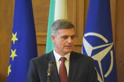 Новият премиер готви ревизия и в армията, и в МС