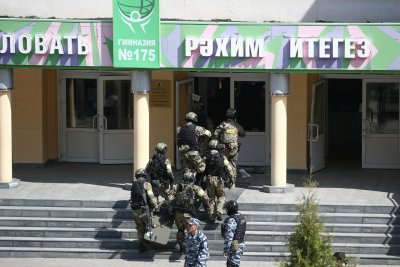 11 загинали при стрелба в училище в Русия
