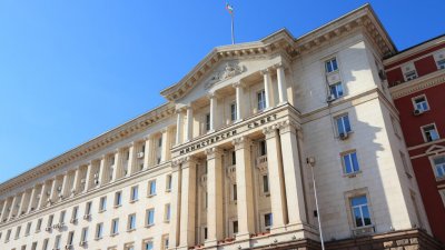 Трети зам.-министър ще помага на проф. Минеков