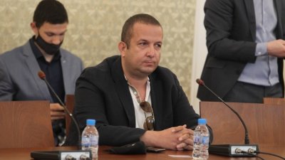 Драмата ескалира: Илчовски е на разпит в прокуратурата