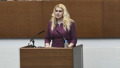 Десислава Ахладова отново съдия
