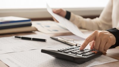 Българите изработват по 341 милиона лева на ден