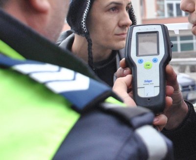 Уволниха търновски полицай, подменял кръвни проби на пияни шофьори