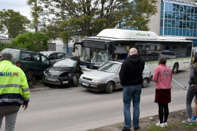 Стана ясна причината за зверската катастрофа с автобус и седем автомобила в София