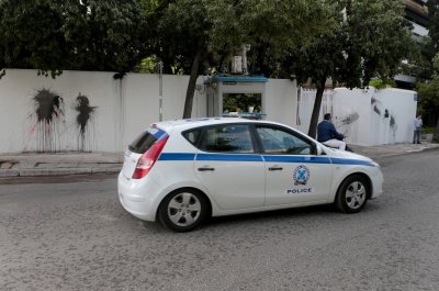 Без маска в колата? Гърция дере 300 евро глоба