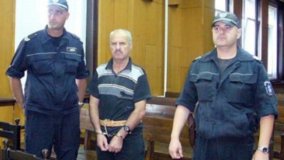 Убиец на полицай пробва да излезе от затвора