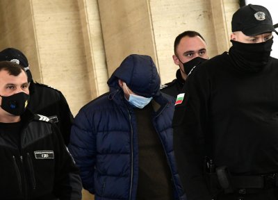 Откриха секретни документи в кабинетите на шпионите Медаров и Петров