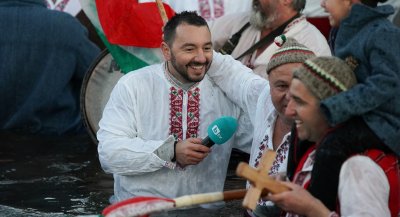 Бареков: Оставете Хекимян на голото хоро с мъжете!
