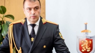 Колата на арестувания шеф на Трето РУ в Пловдив засечена пред склад за марихуана