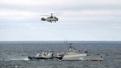 Русия прогонила британски военен кораб, плаващ до Крим