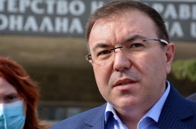 Ангелов за разхлабения режим: За румънци може, за българи - не?