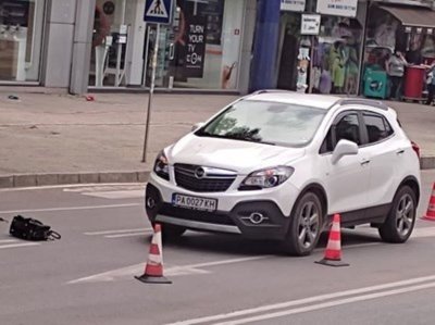 Джип блъсна общинарка в Пазарджик 